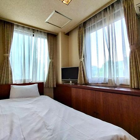 Tabist Business Hotel Takizawa Takasaki Station Nishiguchi מראה חיצוני תמונה